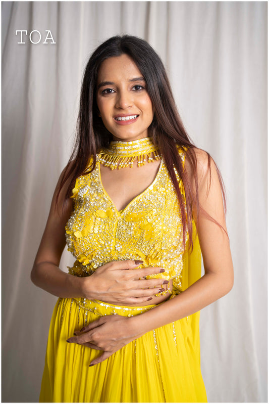 Ochre Yellow Spotlight Outfit