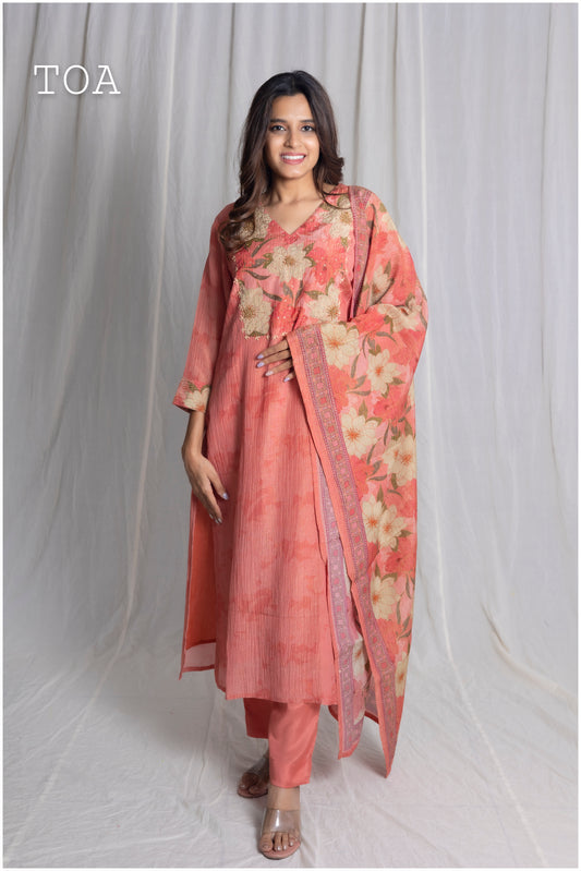 Kanjivaram Crush Tissue Silk Set in Pastel shade