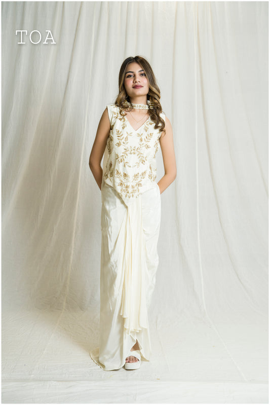 Cream White Indo Outfit