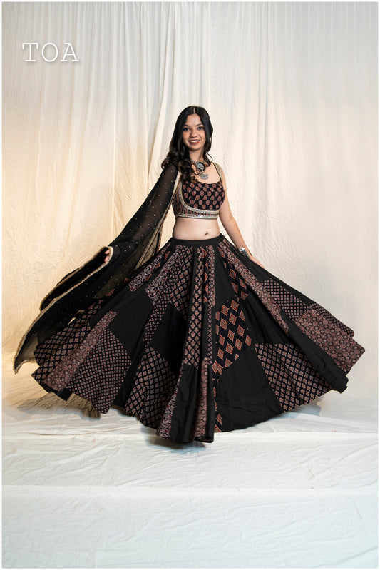 Ajab Gajab Ajrakh - Black