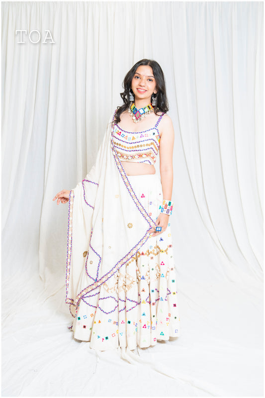 Off White show-stopper dupatta