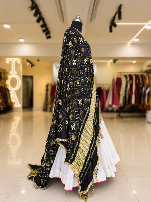 Shades Of Bandhani - Gungroo & Shells Dupatta - Black