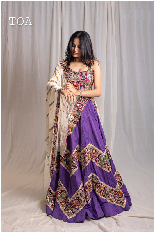 Off White  to purple vintage border Dupatta Only