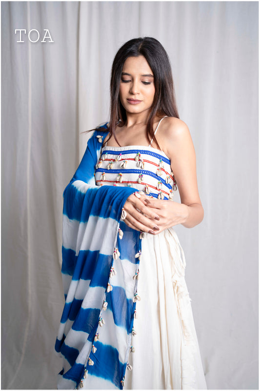 Hand Dyed Lehriya Dupatta Georgette Blue to off White
