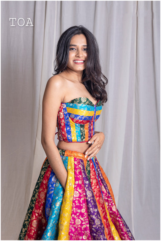 रंगीन Corset Top & Skirt