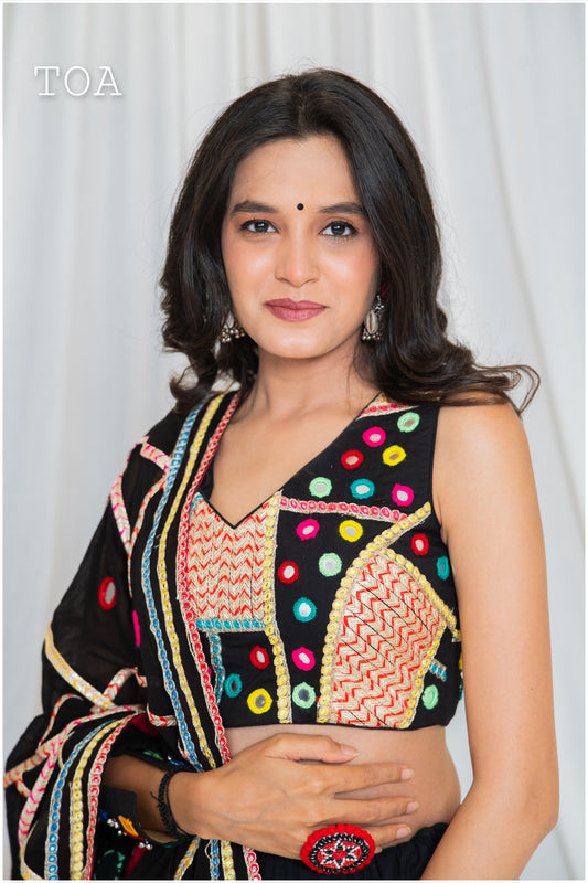 Shades Of Mirror - Atrangi Mirror Top - Black