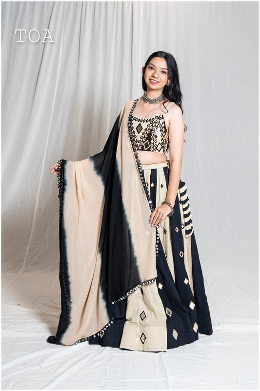 Pop Up Mirror Outfit Black To Beige