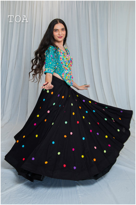 Shades of Thread - Multi Tread Dots - Black