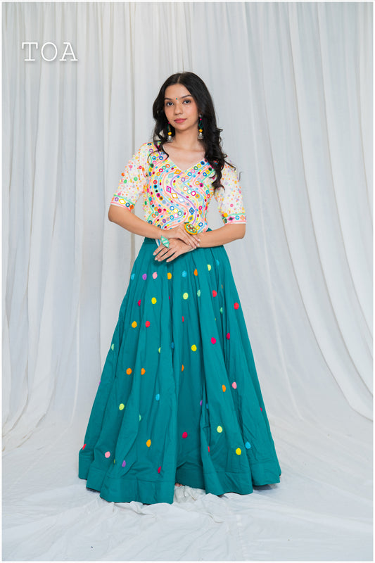 Shades of Thread - Multi Tread Dots - Rama