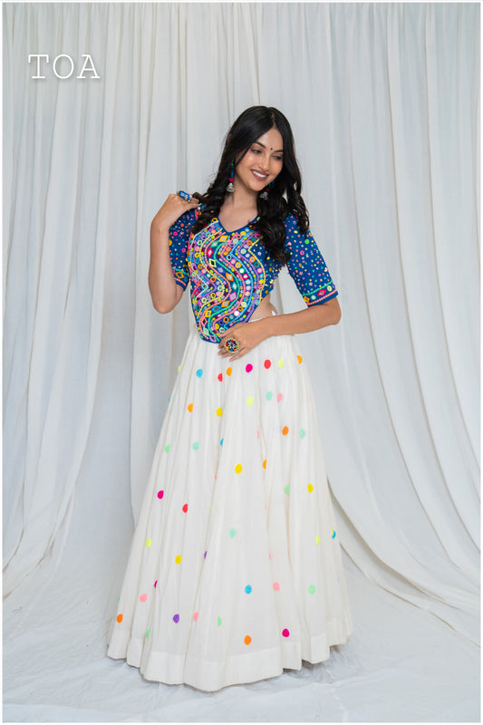 Shades of Thread - Multi Tread Dots - Off White