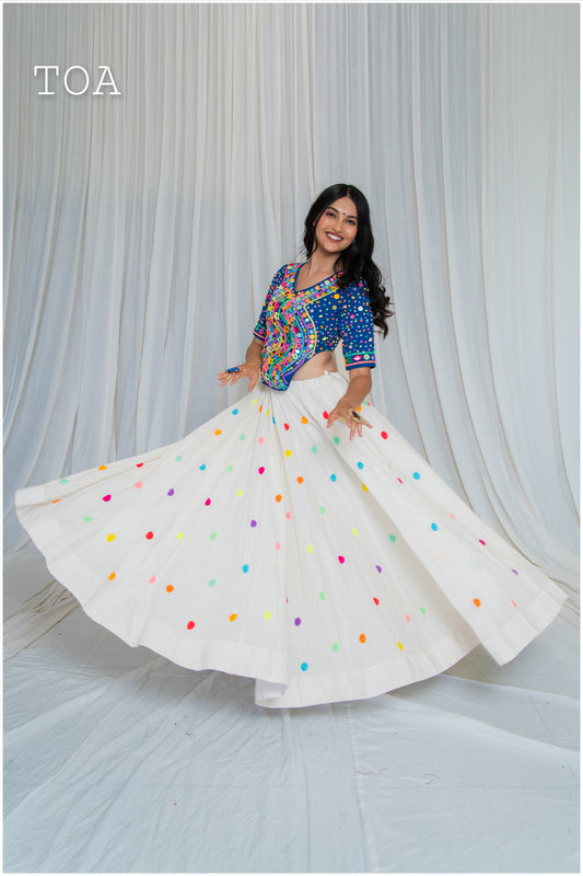 Shades of Thread - Multi Tread Dots - Off White
