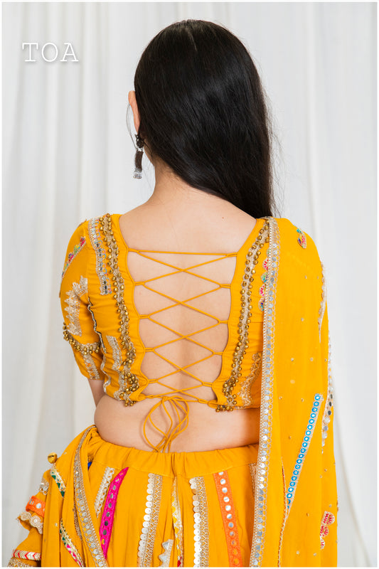 Shades of Border - EL Top - Yellow