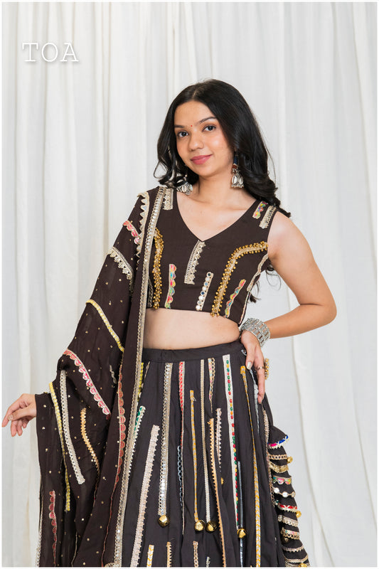 Shades of Border - SL Top - Brown