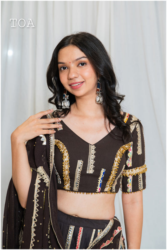 Shades of Border - EL Top - Brown