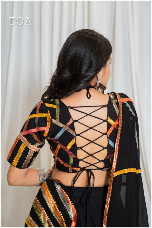 Shades Of Lampi - Matrix Top - Black EL
