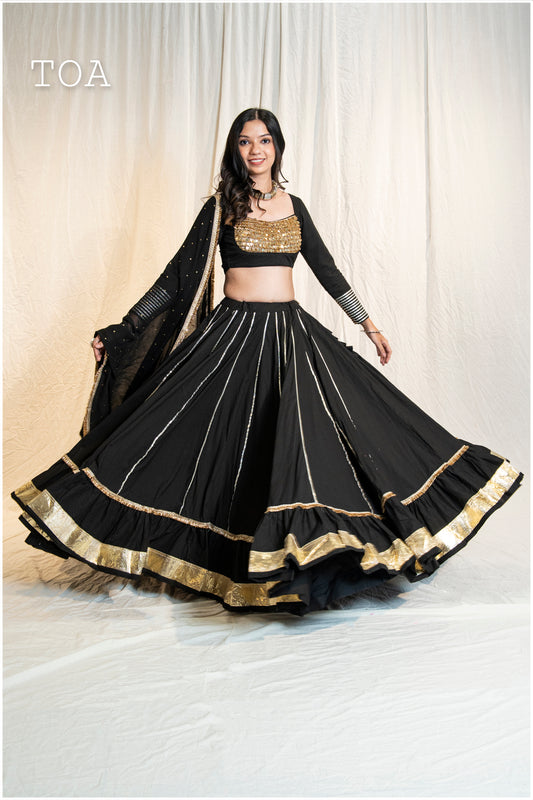 Royal Sunehri Set - Black