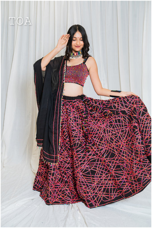 Shades of Threads - The Brainstorm Skirt - Black