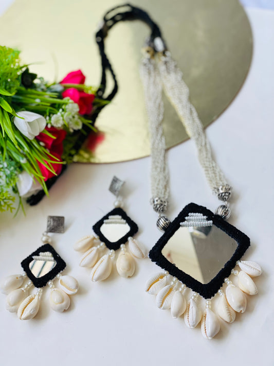 Black Mirror & Shells Necklace - JJ