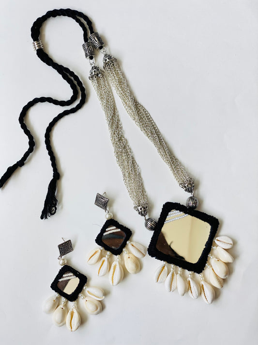 Black Mirror & Shells Necklace - JJ
