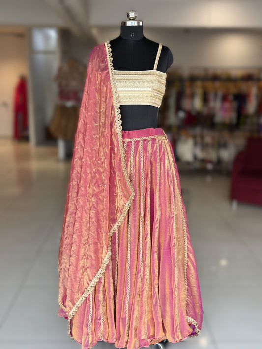 Pink Aura kanjivaram Ensamble Outfit