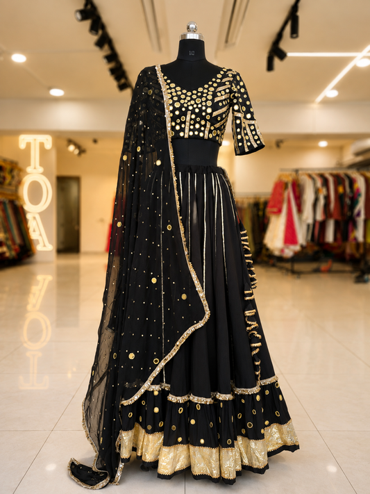 Royal Sunehri Outfit 2.O - Black